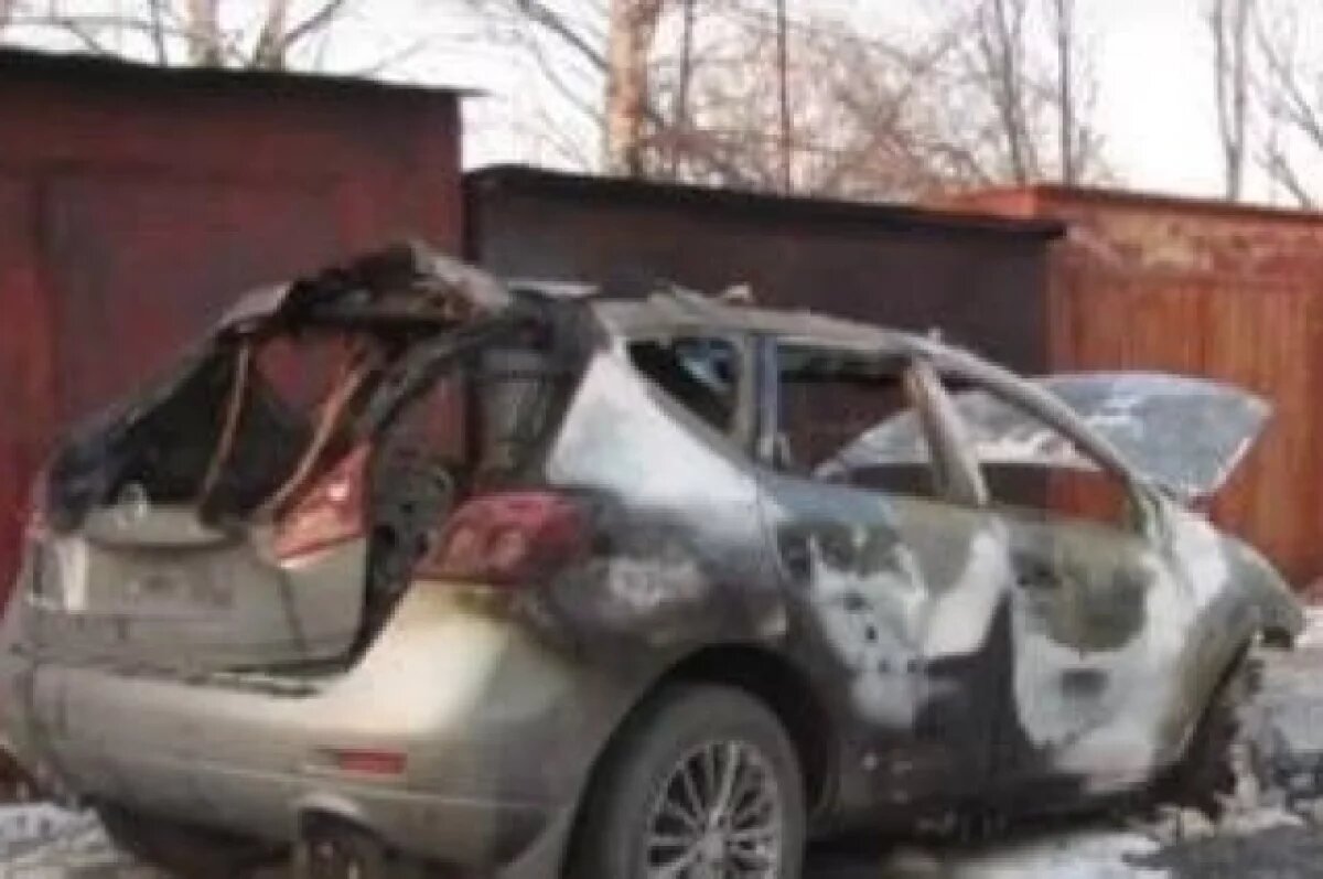    Сожгла машину: в Приморье владелица фирмы отомстила бывшей подчинённой