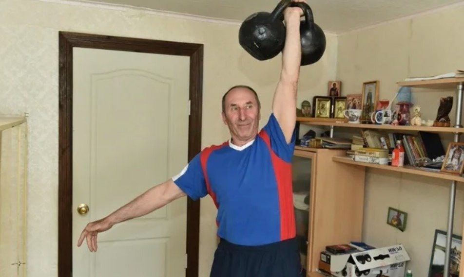 Так что устраивайтесь поудобнее, давайте разберемся, почему гиря стоит того, чтобы стать вашим постоянным инструментом.
