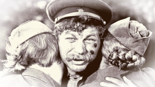 Эпизод из фильма "А зори здесь тихие..." 1972 года