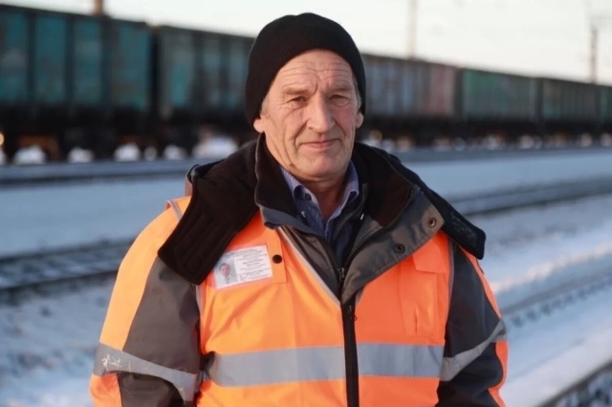    Михаил Шевляков: «Мы обслуживаем радиостанции, чтобы вся информация доходила до машинистов, путейцев и пассажиров».