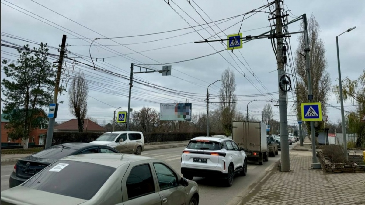    В Энгельсе по новому саратовскому закону сносят незаконные баннерыНовости Саратова и области – Сетевое издание «Репортер64»