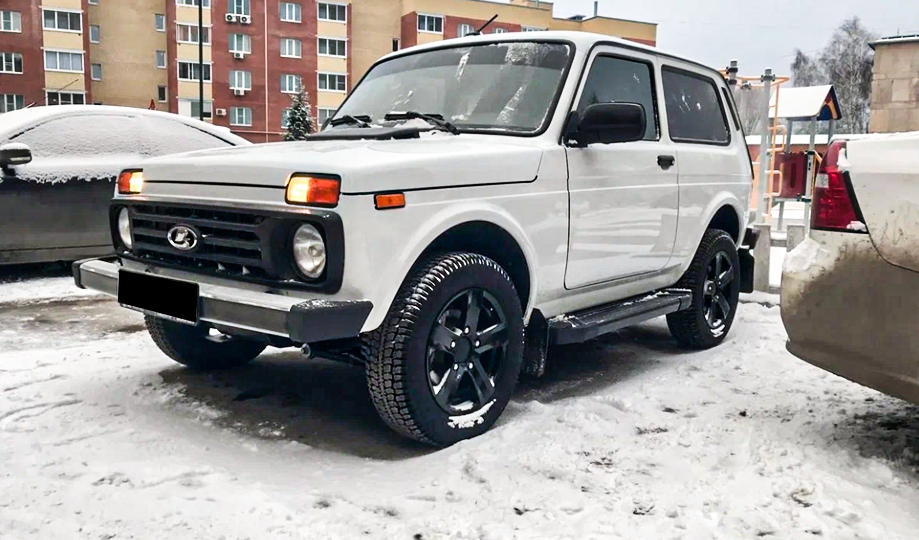 «Взял новую Ниву, и она рассыпалась»: Владелец новой Niva Legend 2025 года составил список из 15 поломок за первый месяц