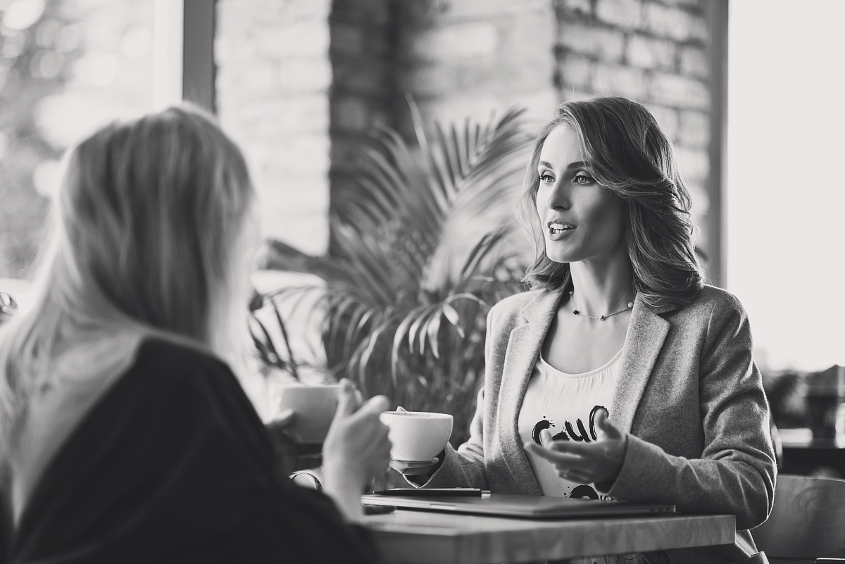 С любовью к каждому ,Наташа Эльберг- более 25 лет непрерывно практикующий энергопсихолог, кризисный психолог, синестет, автор книг-бестселлеров , автор методики ментальной трансформации и коррекции любых жизненных ситуаций с помощью специальных энергетических практик. Автор - мастер энергетического таро