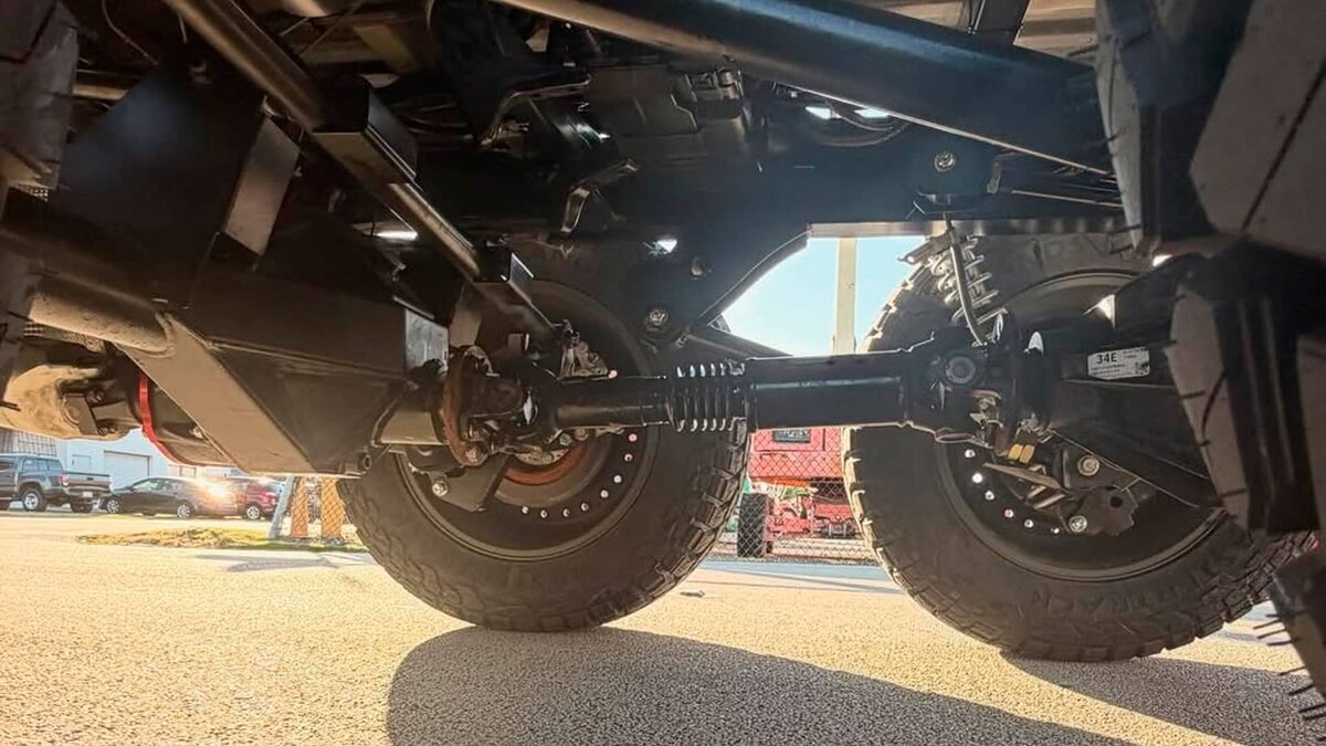    Фото: instagram/esteemcustom, бильд-редактор: Дастан Шанай