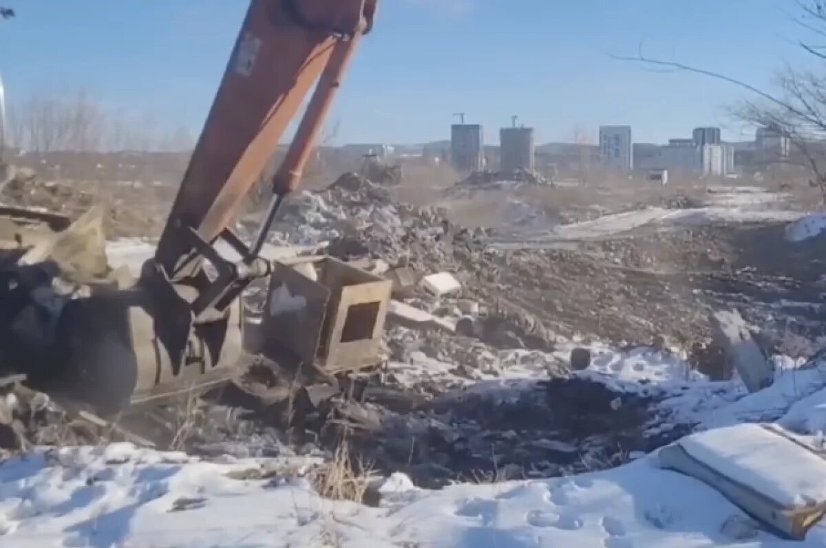    Стихийную свалку убрали около береговой линии реки в Чите