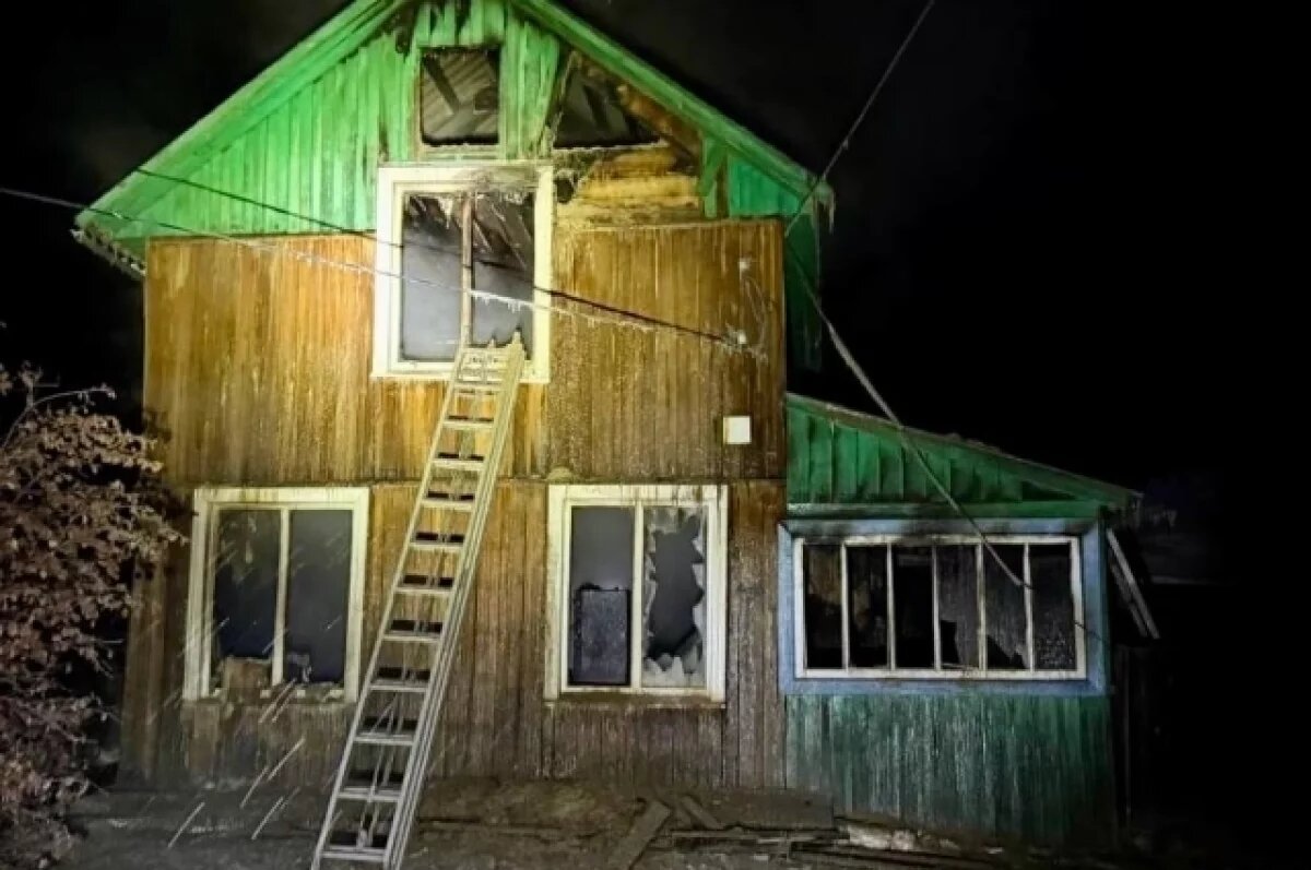    Под Иркутском при пожаре в доме погибли двое оставшихся без присмотра детей