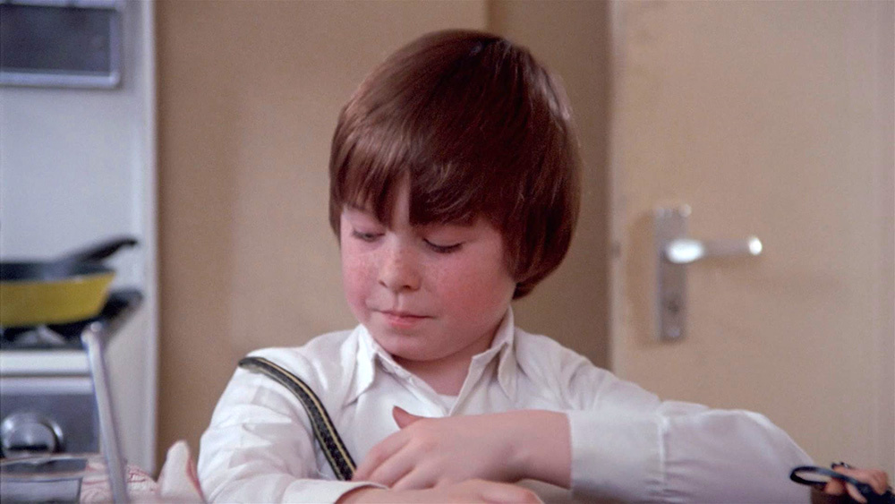 У главного героя фильма «Экстро» - маленького мальчика, на глазах которого похитили отца, - довольно необычный домашний питомец