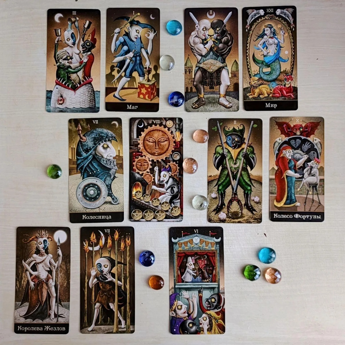 Почему он не пишет и не звонит? 