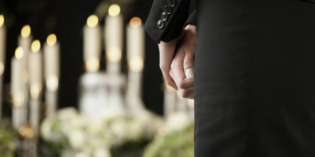 Этикет на кладбище: что можно и нельзя делать у могил