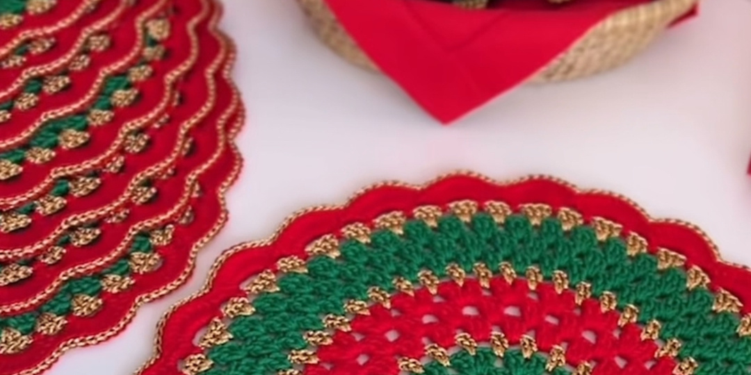 Подскажите плотную золотую нить для вязания !🙏