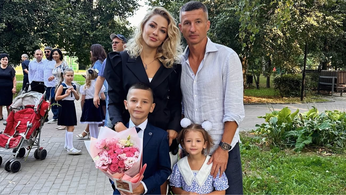    Евгений и Ольга Алдонин с детьми. Фото: Instagram (Запрещён в РФ) @ole_ole4ka