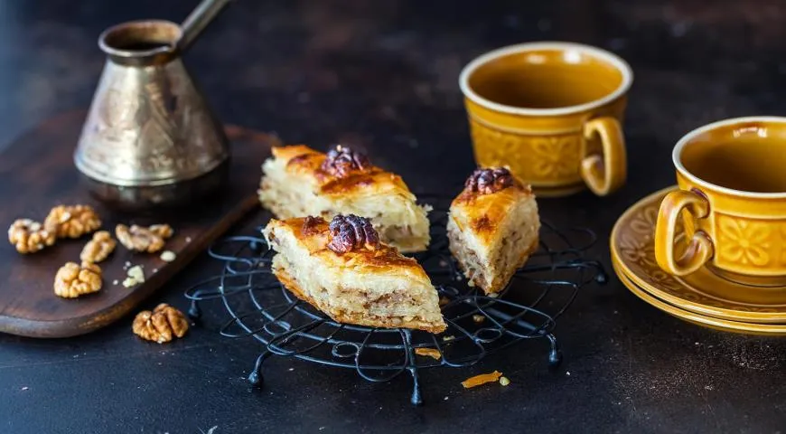https://www.gastronom.ru/