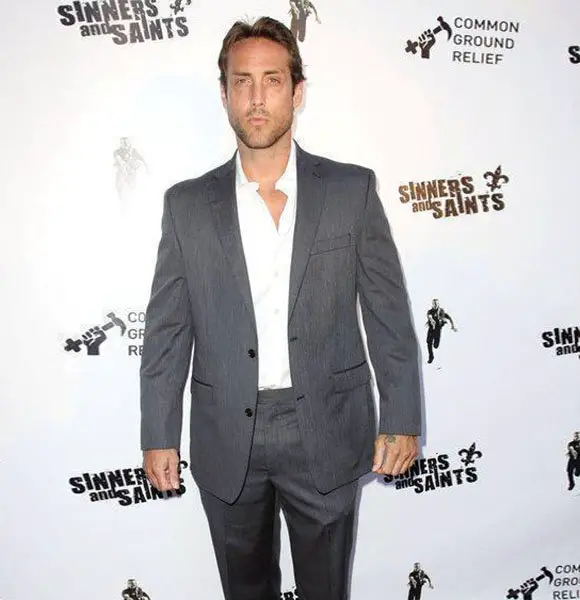 Джонни Стронг