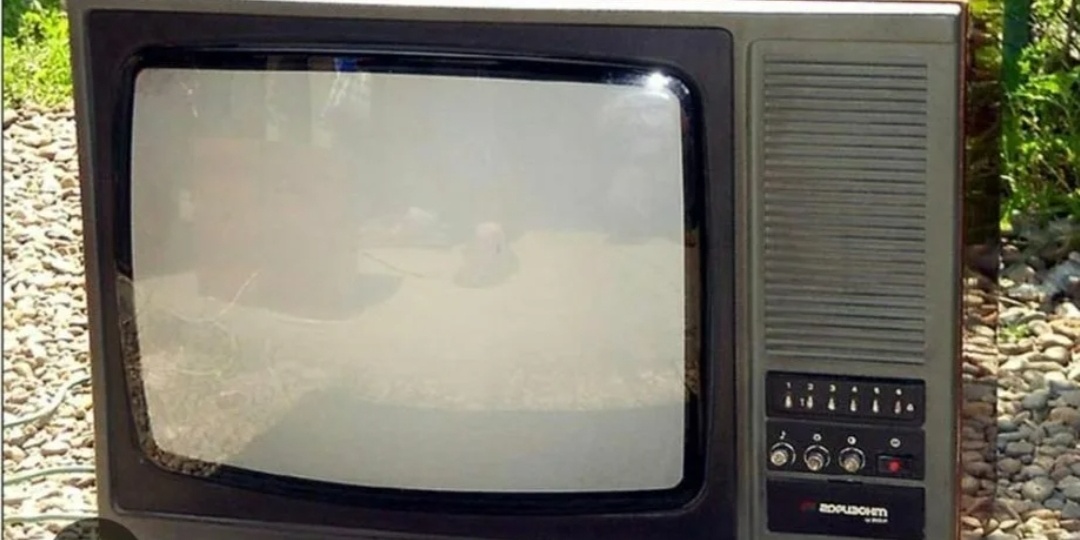 Почему в Советском Союзе все телевизоры были в деревянном корпусе?