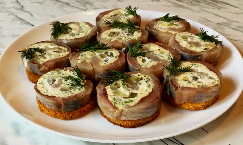 Рулетики с сыром