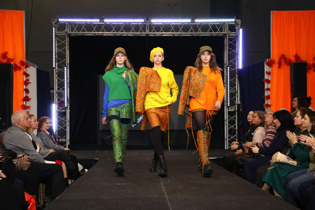 Салон «Территория российской моды» Алёна Калижанова  📷
