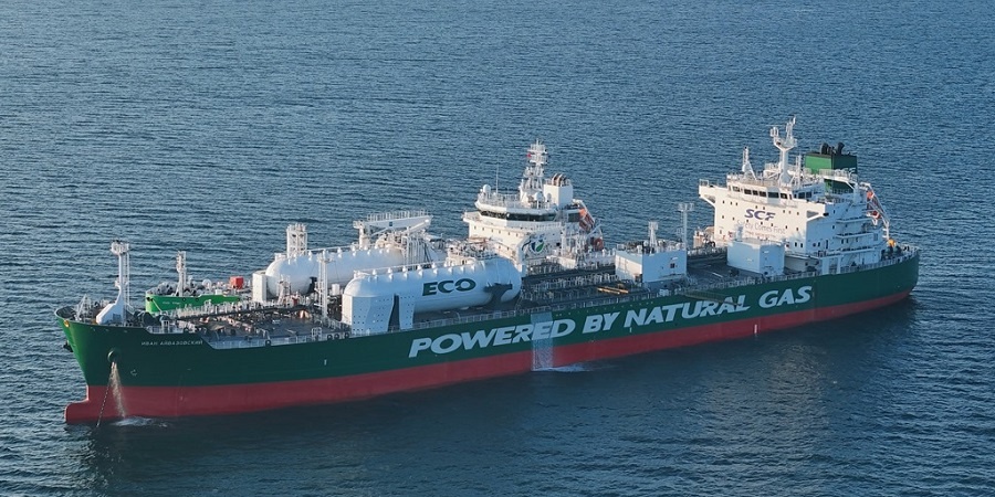 Описание: Танкер «Иван Айвазовский» проводит бункеровку СПГ-топливом в ходе газовых испытаний
Источник: СКФ