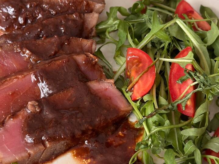 Тунец под соусом из мисо пасты