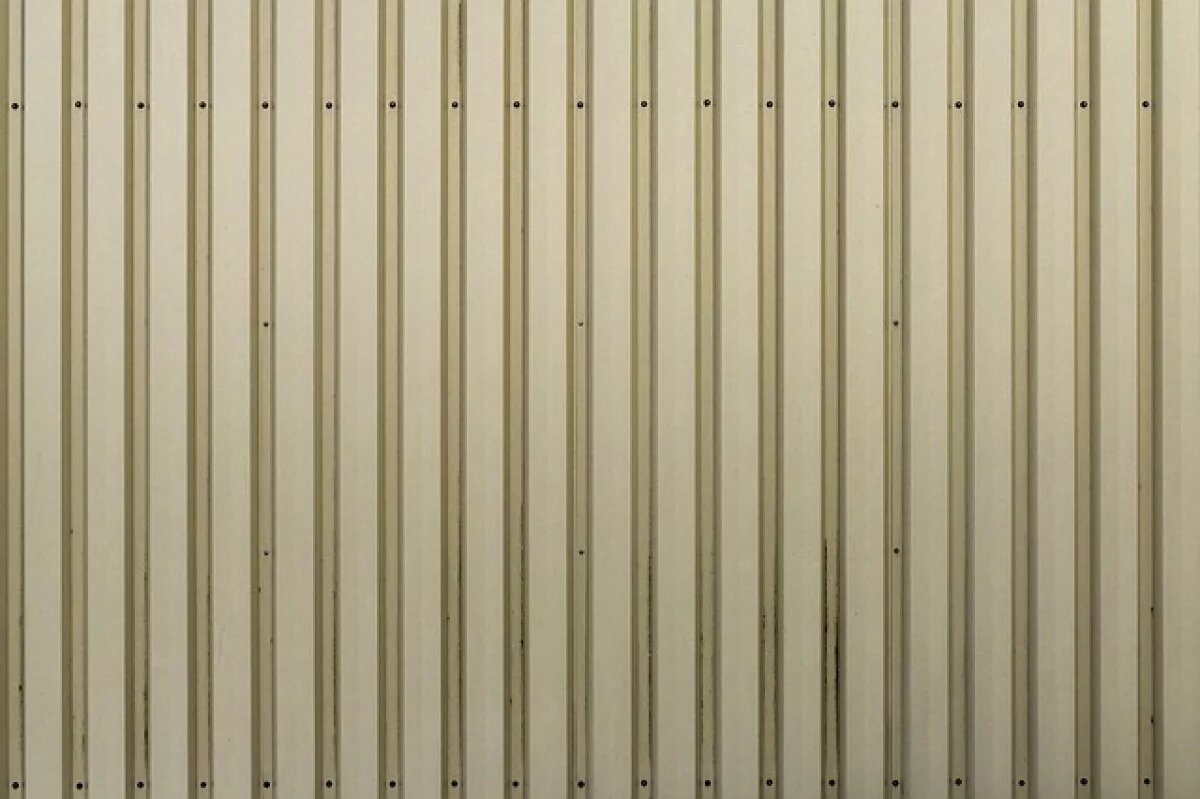    Финские власти продолжают строить забор у границы с Россией