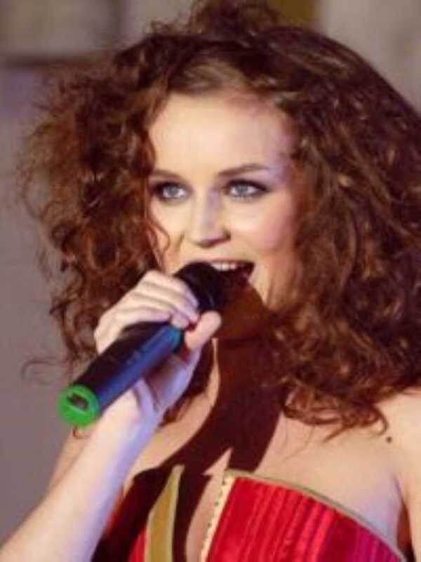 Полина Гагарина на «Фабрике звезд — 2».