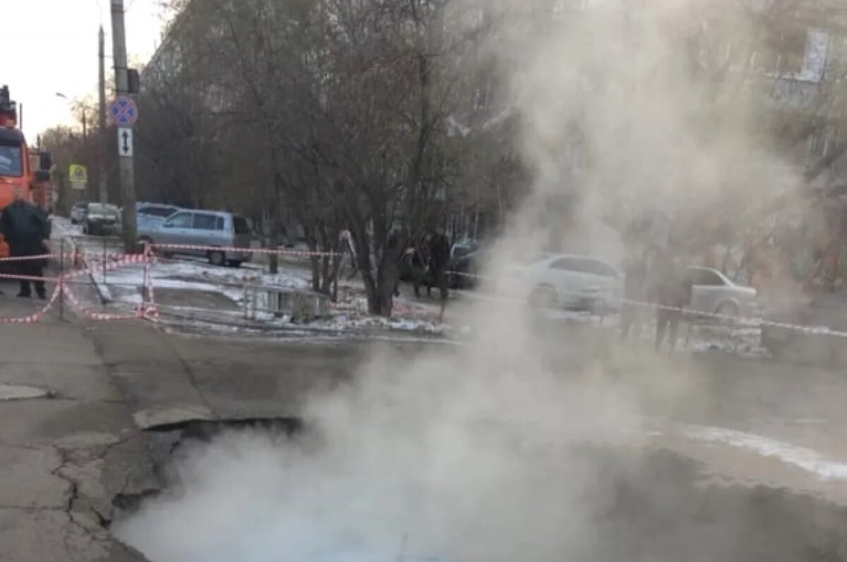    Тепловая компания прокомментировала инцидент с омичом, упавшим в кипяток