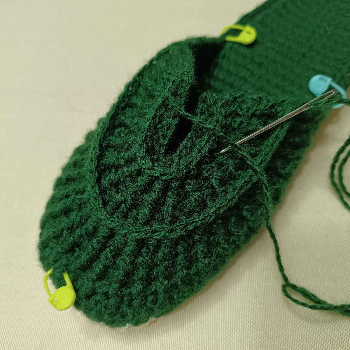 Соединить две стороны.