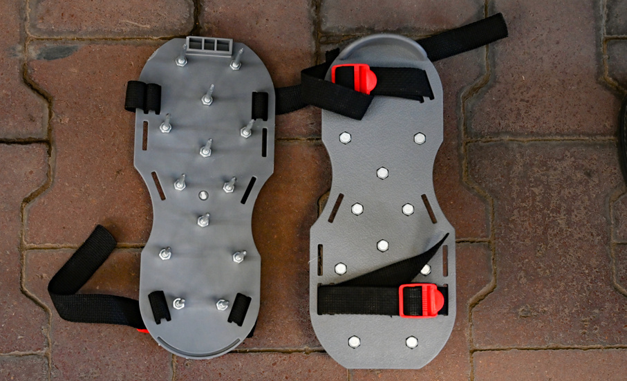 Сандали для аэрации газона