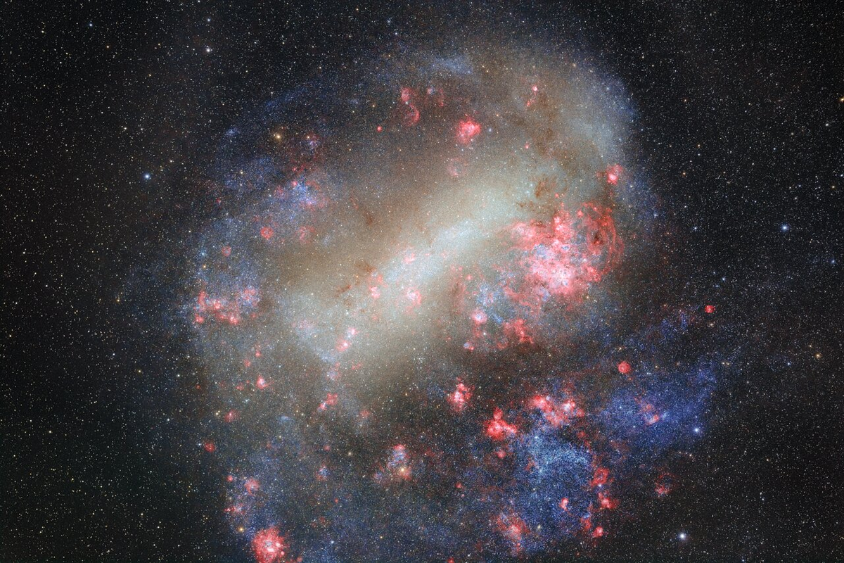 Большое Магелланово облако. Источник: NOIRLab/NSF/AURA/P. Horálek (Institute of Physics in Opava)
