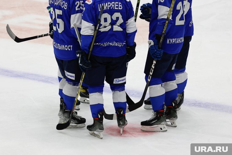     В курганский ХК «Зауралье» перешел защитник Александр Угольников