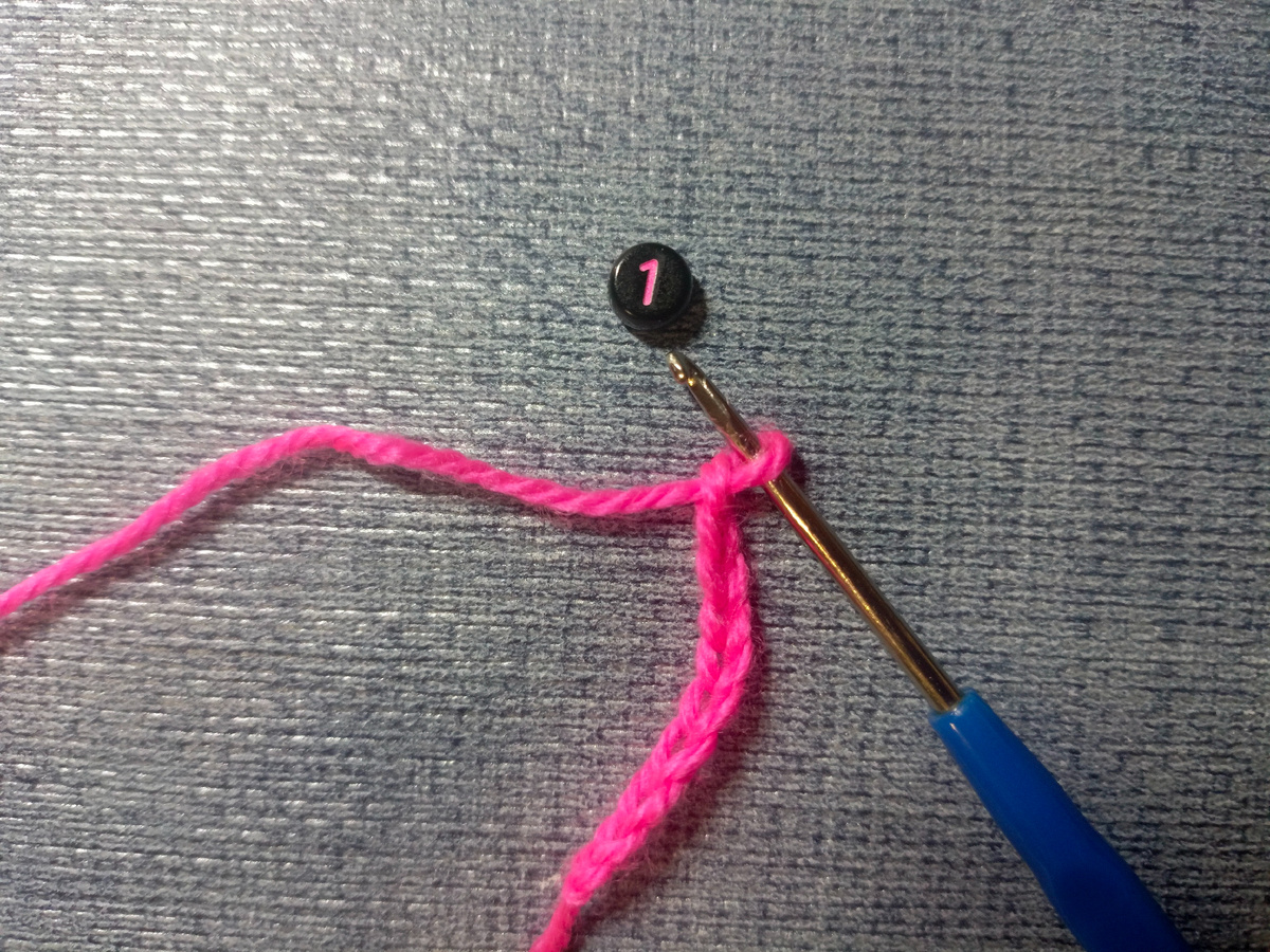 Набрала 9 воздушных петель.