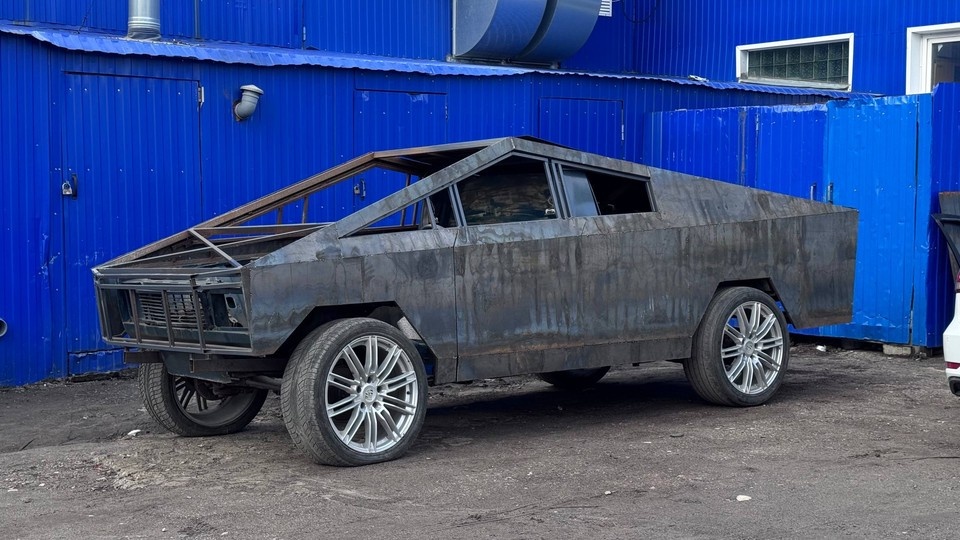   Ульяновцы собрали собственный Tesla Cybertruck на базе отечественного авто | ФОТО: телеграм-канал Timofeev Tales