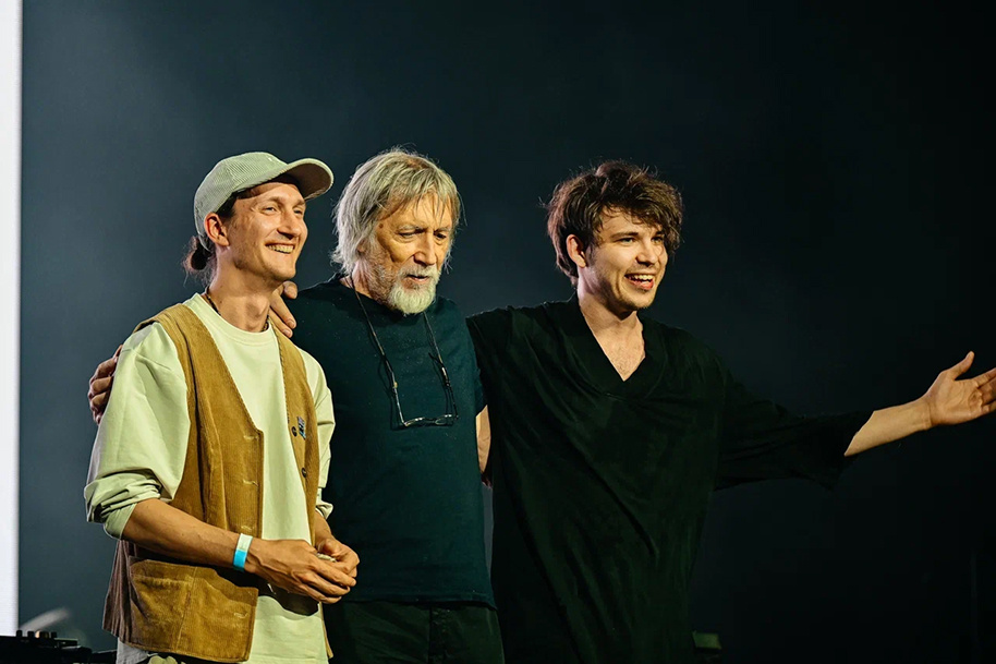     Владимир Мартынов и Index III