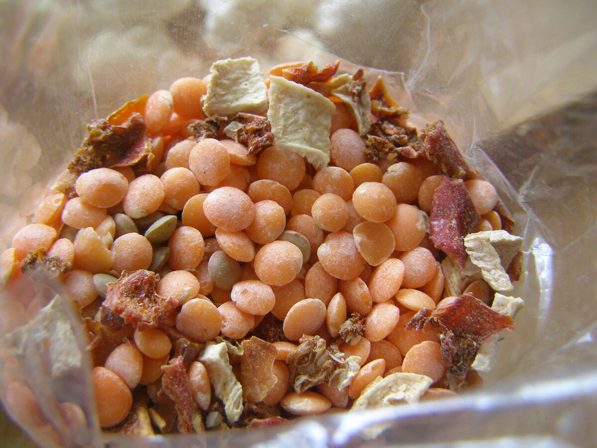 Не менее вкусна и каша из чечевицы. 