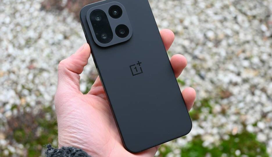 OnePlus 15 – мощь без понтов, скорость без тормозов, флагман, который тихо перегнал всех