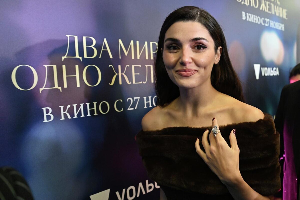 Турецкая актриса Ханде Эрчел на премьере фильма "Два мира, одно желание". Алексей Майшев. / © РИА "Новости".