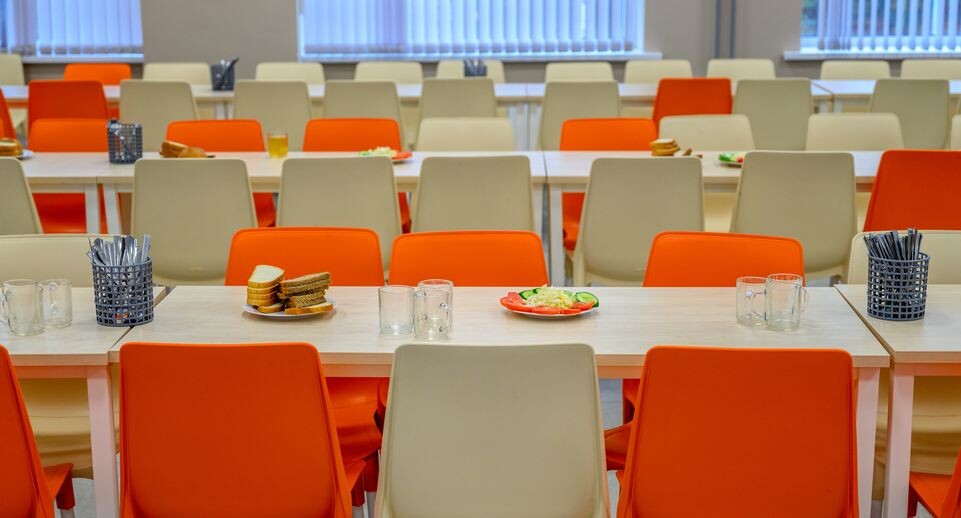    Столовая основного здания Центра образования № 1 в Красноармейске после капитального ремонта / Медиасток.рф