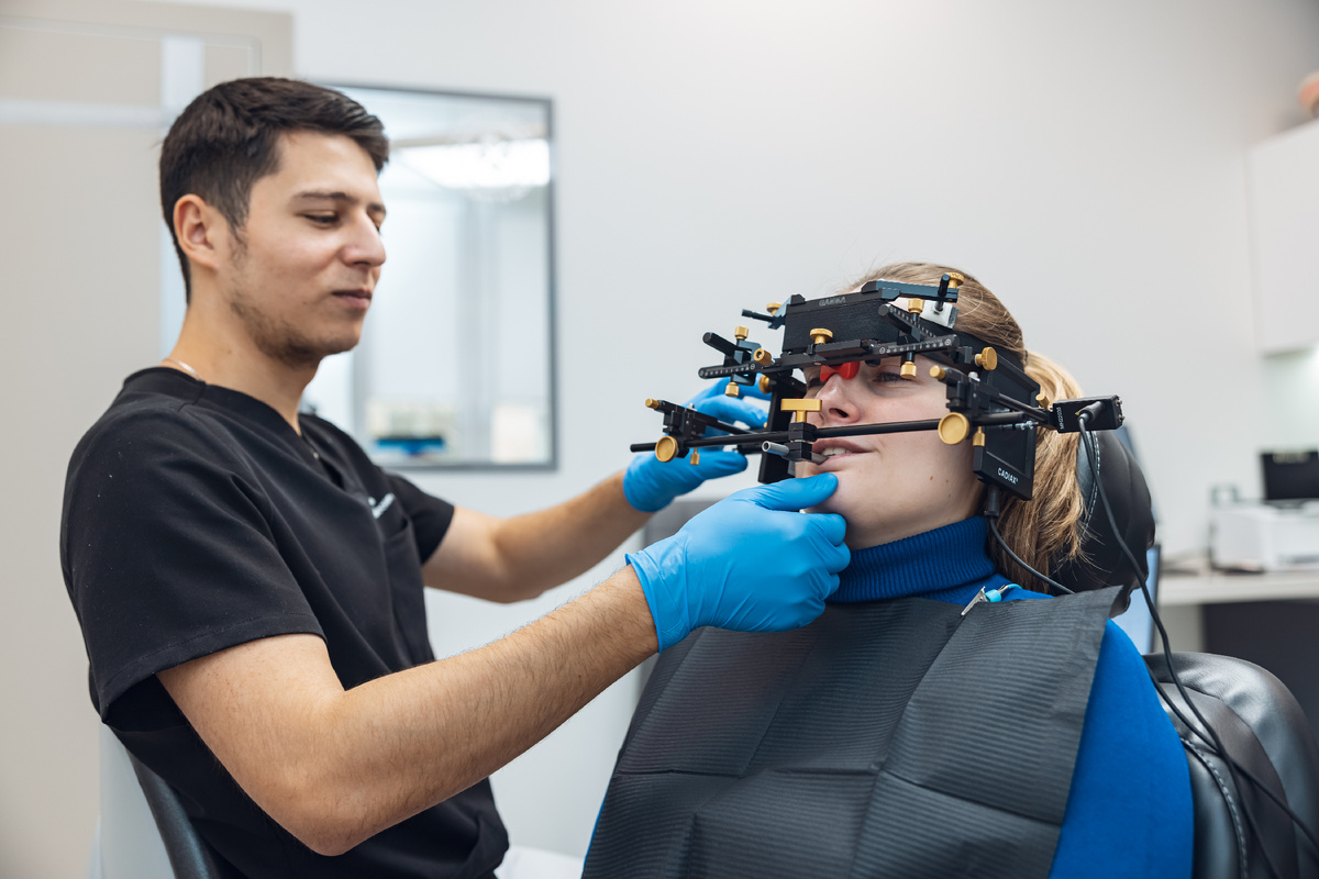 Фотография взята с сайта стоматологии Дмитрович Фэмили https://www.dmitrovich.ru/