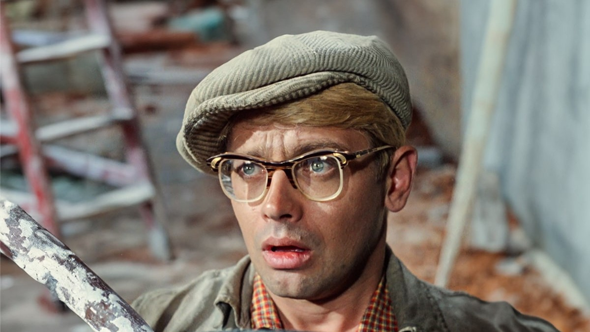     Кадр из фильма «Операция "Ы" и другие приключения Шурика»