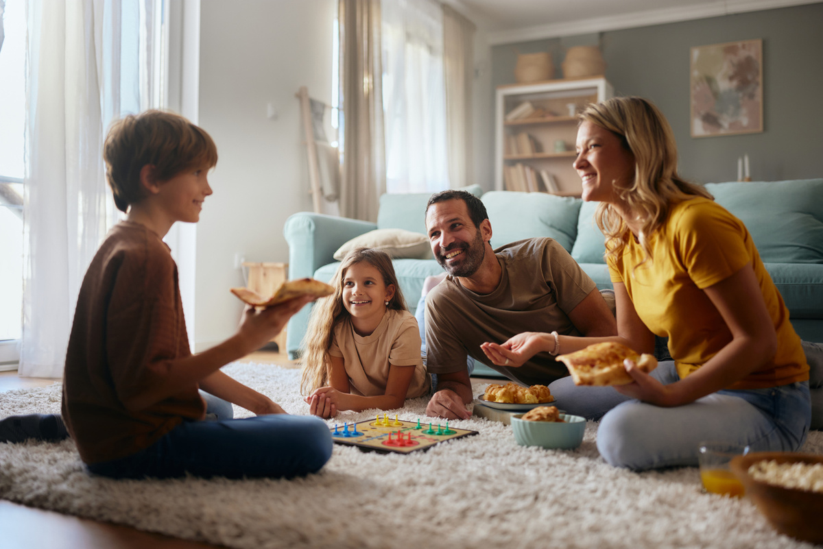 Мы стали смотреть фильмы, играть в настолки, просто болтать за чаем. Я вернула своих детей. - Центр Поддержки Семейного Образования (ЦПСО)