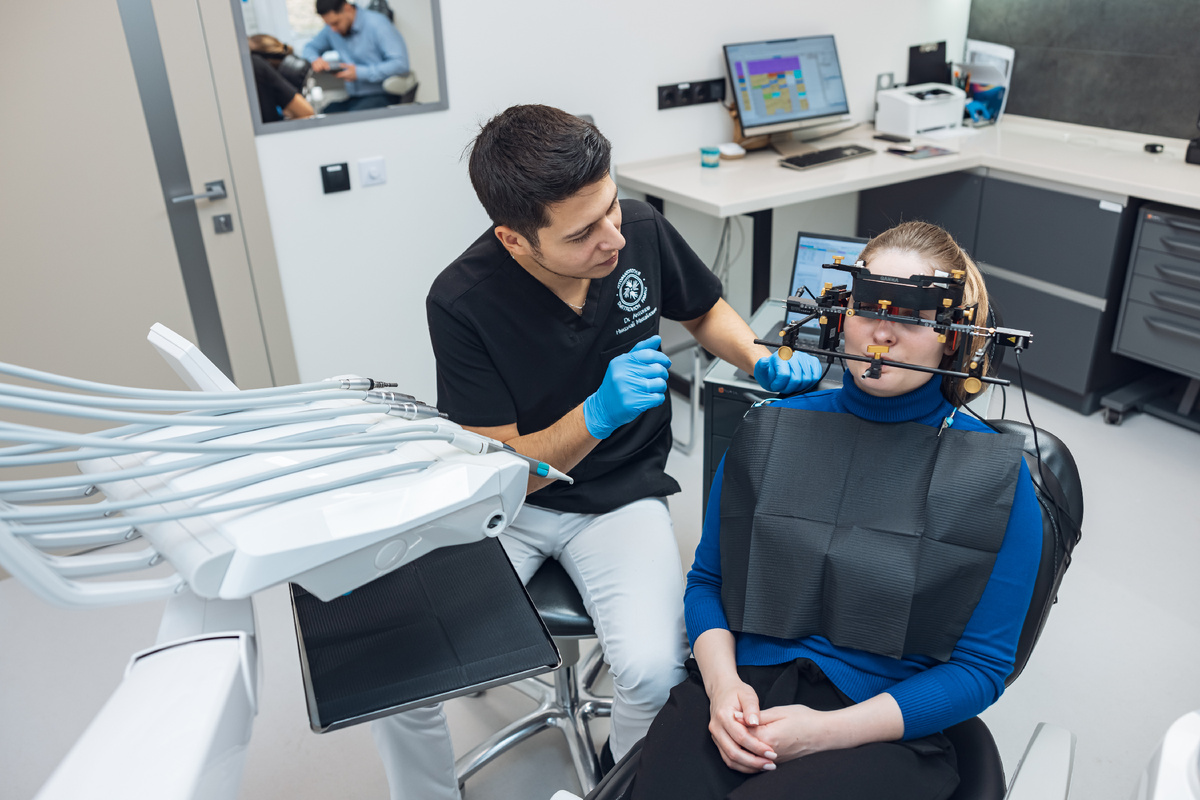 Фотография взята с сайта стоматологии Дмитрович Фэмили https://www.dmitrovich.ru/