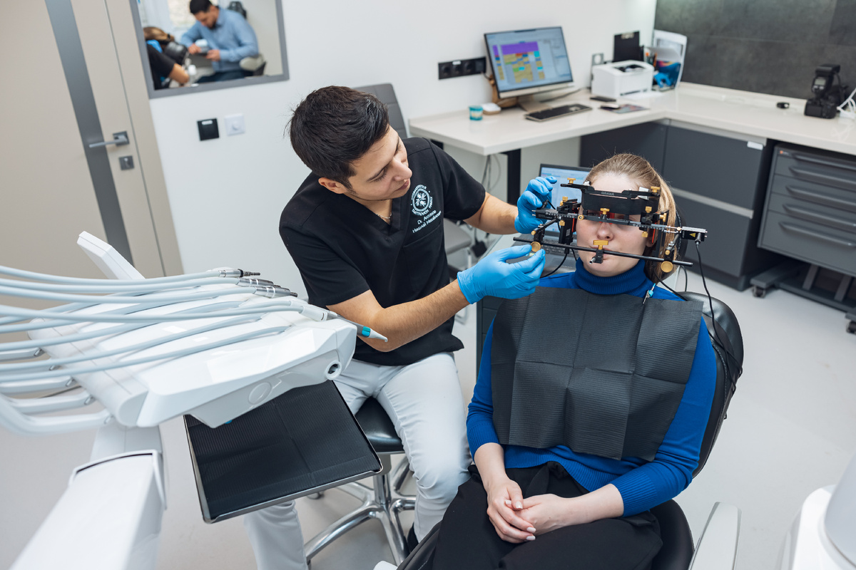 Фотография взята с сайта стоматологии Дмитрович Фэмили https://www.dmitrovich.ru/