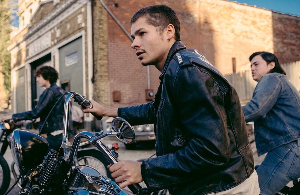     Тоби Уоллес, кадр из фильма «Байкеры» (2023)