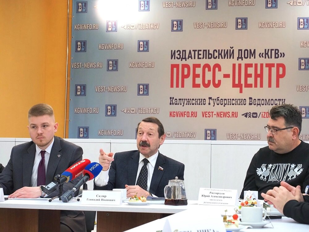    Депутат Госдумы Геннадий Скляр ответил на вопросы журналистов. Фото: АиФ-Калуга/ Виктор Комиссаров