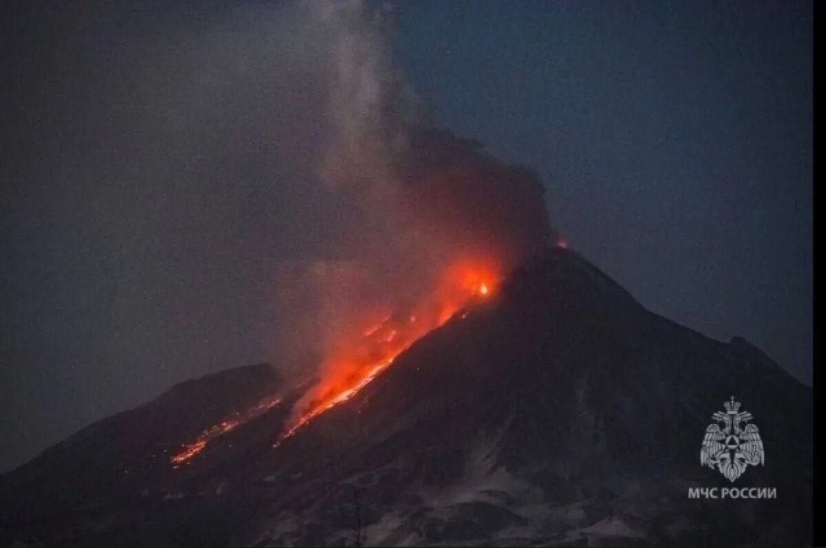    В Усть-Камчатске выпал пепел после извержения Безымянного