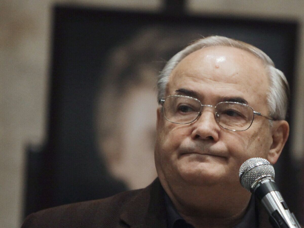    В.Шиловский на траурной церемонии прощания с актером И.Старыгиным© РИА Новости / Руслан Кривобок