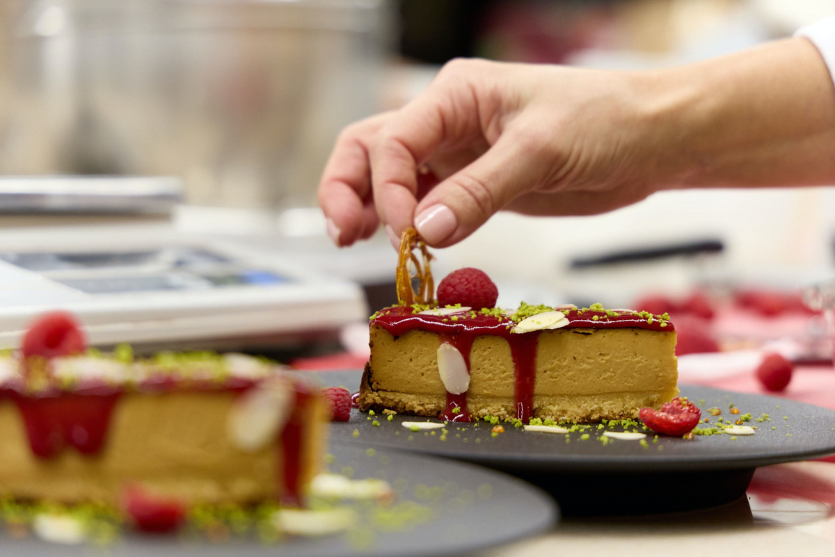 Кондитер за выходные: базовый курс от Novikov School