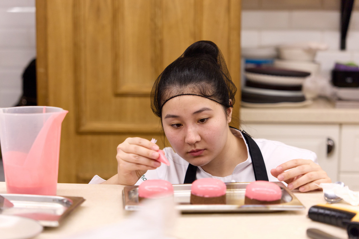 Кондитер за выходные: базовый курс от Novikov School