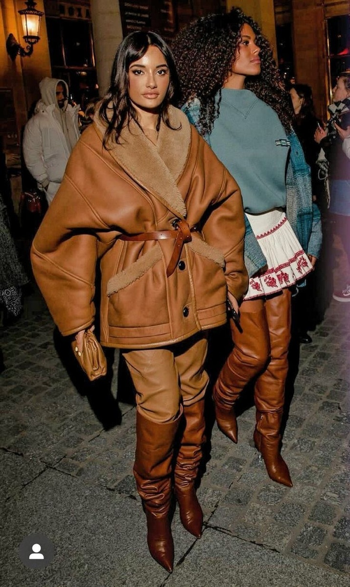 Дубленка средней длины. 