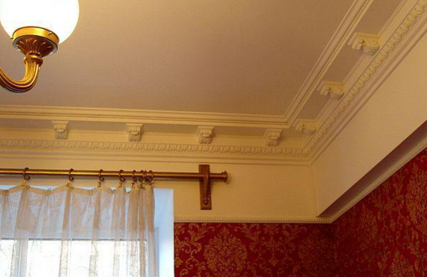Восстановление лепнины и декоративных элементов при ремонте в сталинке