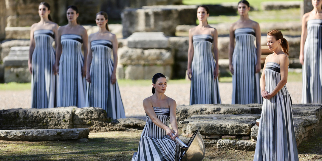 Огонь зимней Олимпиады-2026 зажжен в Древней Олимпии